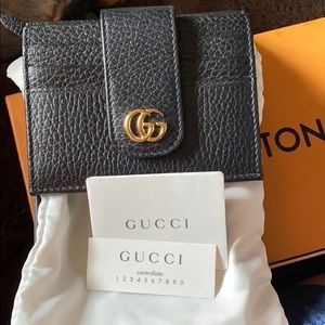 Authentic Gucci Marmont leather card case